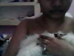 Sexy indian babe Mamta stripping on webcam follow the instruction received by her lover.